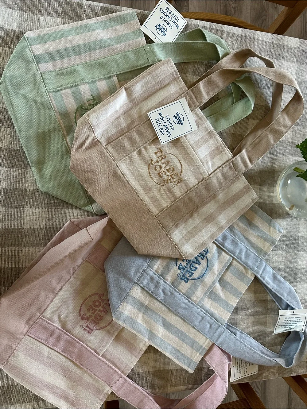 VIRAL Trader Joe’s Pastel Striped Mini Canvas Tote Bag NWT Set of 4 - Picture 1 of 1